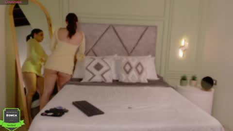 kimberley cruz online show from April 20, 1:14 pm