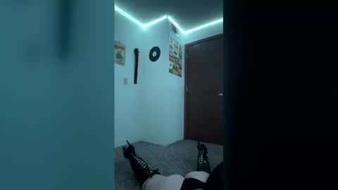 Snapshot of _miss_marie_ chatting on December 2, 10:27 pm _miss_marie_ online show from December 2, 10:27 pm