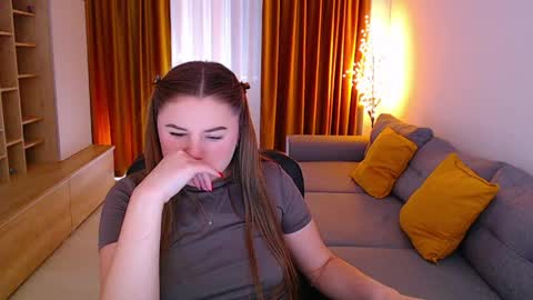 Snapshot of _miss_mia chatting on April 23, 12:29 pm Mia online show from April 23, 12:29 pm