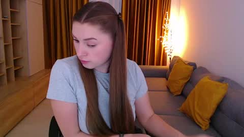 Snapshot of _miss_mia chatting on May 7, 10:09 am Mia online show from May 7, 10:09 am