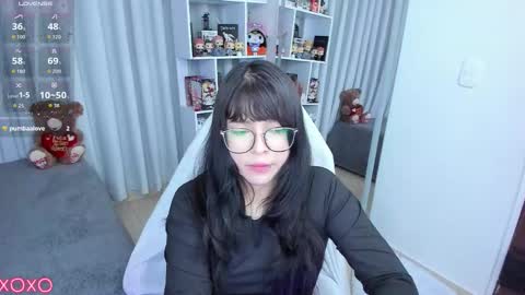 Hanna  Idependent Model   online show from March 1, 11:45 am