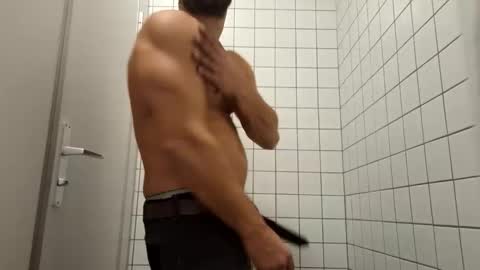 BENJI online show from October 28, 2:20 pm