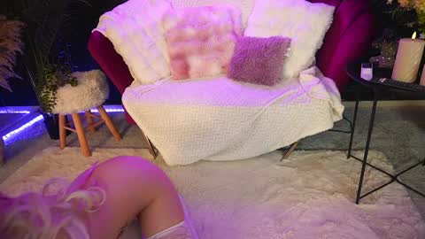 Snapshot of _mistyjoys_ chatting on May 28, 4:54 am Misty Joys online show from May 28, 4:54 am