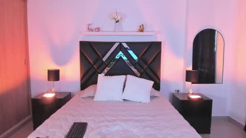 mizuki  online show from March 7, 3:09 pm