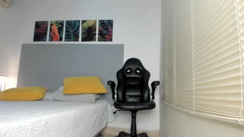 _molly_rosse_ online show from February 12, 12:22 pm