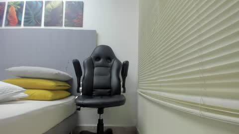 Snapshot of _molly_rosse_ chatting on April 18, 12:09 pm _molly_rosse_ online show from April 18, 12:09 pm