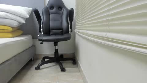 Snapshot of _molly_rosse_ chatting on April 23, 12:04 pm _molly_rosse_ online show from April 23, 12:04 pm