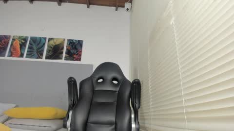 Snapshot of _molly_rosse_ chatting on May 5, 12:02 pm _molly_rosse_ online show from May 5, 12:02 pm