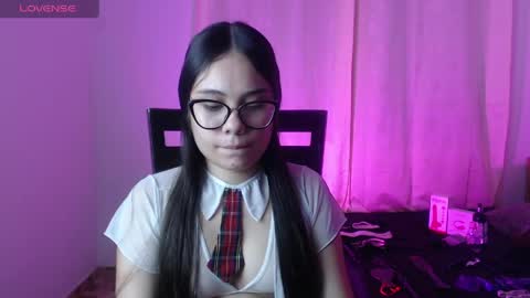 _moon_rosee online show from March 31, 11:49 pm