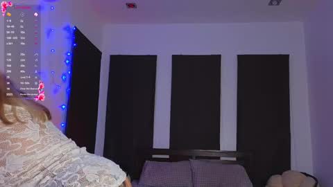 Snapshot of _morpho_ chatting on December 23, 1:35 pm Francine Aisi Morpho - a genus of blue butterflies. online show from December 23, 1:35 pm