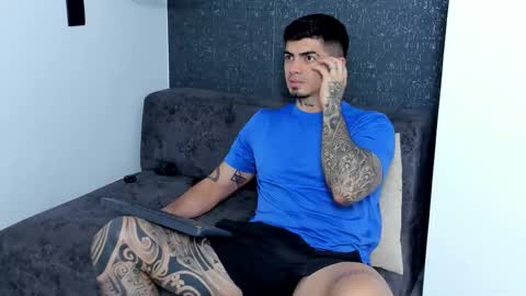 Snapshot of _mrcock_ chatting on February 5, 11:20 pm _mrcock_ online show from February 5, 11:20 pm