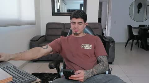 Snapshot of _mrcock_ chatting on July 4, 9:32 pm _mrcock_ online show from July 4, 9:32 pm
