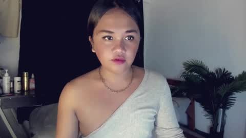 Snapshot of _mslibaylibay_ chatting on June 20, 6:16 am Angel online show from June 20, 6:16 am