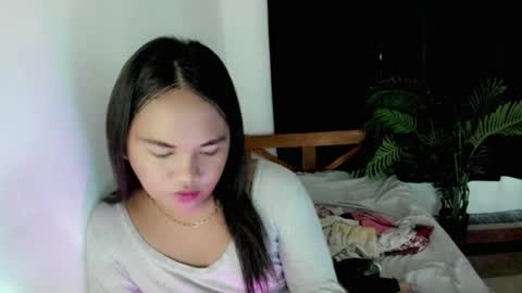 Snapshot of _mslibaylibay_ chatting on June 25, 5:12 am Angel online show from June 25, 5:12 am