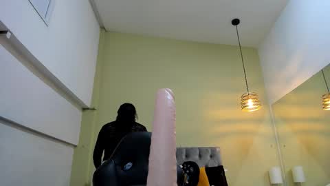 Natalie online show from November 30, 9:30 pm