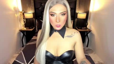 Snapshot of _natashacooper_ chatting on May 20, 10:21 am _natashacooper_ online show from May 20, 10:21 am