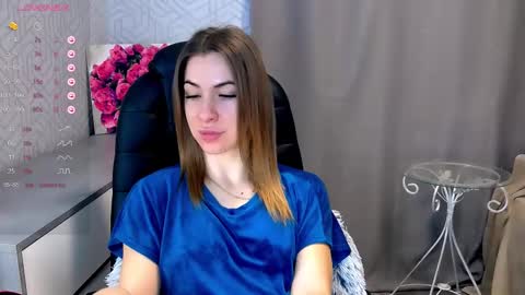 Snapshot of _naughty_megan_ chatting on February 18, 4:58 am Megan online show from February 18, 4:58 am