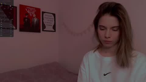 Snapshot of _ni_kiss chatting on January 25, 12:27 am Nika online show from January 25, 12:27 am