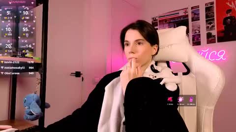 Snapshot of _ni_kiss chatting on February 20, 4:18 pm Nika online show from February 20, 4:18 pm