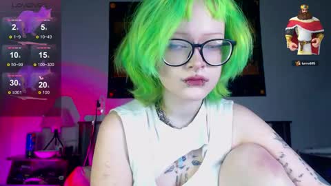 Snapshot of _nicole_meow_ chatting on January 17, 6:11 pm Nicole online show from January 17, 6:11 pm