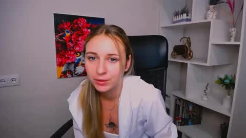 Snapshot of _nicole_new chatting on June 21, 8:39 am Nica online show from June 21, 8:39 am