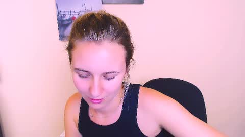 Snapshot of _nicole_new chatting on July 28, 3:21 pm Nica online show from July 28, 3:21 pm