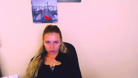 Snapshot of _nicole_new chatting on July 29, 7:06 am Nica online show from July 29, 7:06 am