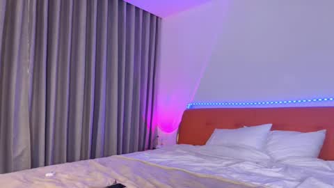 Emily online show from June 1, 2:02 am