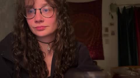 Snapshot of _nyxo chatting on April 23, 9:06 pm Mila online show from April 23, 9:06 pm