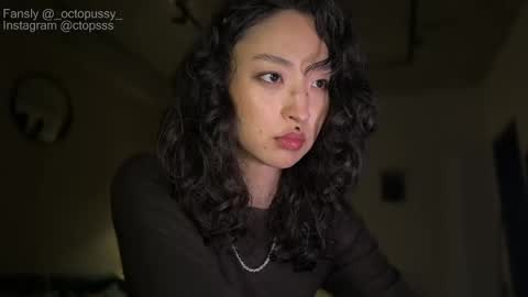 Mikayla online show from March 8, 7:06 pm