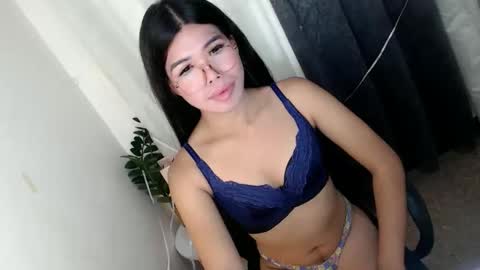 Snapshot of _odette22 chatting on June 1, 5:42 am _odette22 online show from June 1, 5:42 am