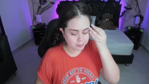 Olivia jones online show from October 18, 12:06 pm