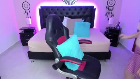 Olivia jones online show from November 21, 11:42 am