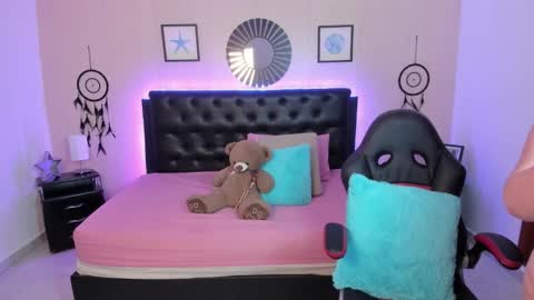 Olivia jones online show from February 2, 1:54 pm