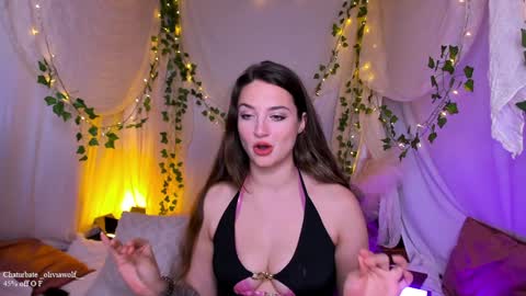 Snapshot of _oliviawolf__ chatting on December 17, 9:38 pm Olivia Wolf online show from December 17, 9:38 pm