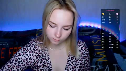 Snapshot of _pando4ka_ chatting on April 28, 7:08 pm pando4ka online show from April 28, 7:08 pm