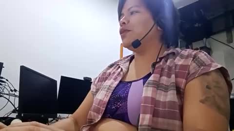 Snapshot of _paradissela chatting on April 24, 12:57 am GAIA online show from April 24, 12:57 am
