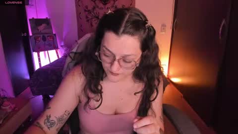 Snapshot of _peach__ chatting on July 10, 4:39 am violeta ig online show from July 10, 4:39 am