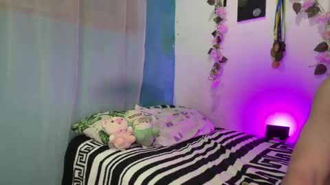 Snapshot of _peachyboy chatting on June 8, 4:13 am esteban online show from June 8, 4:13 am