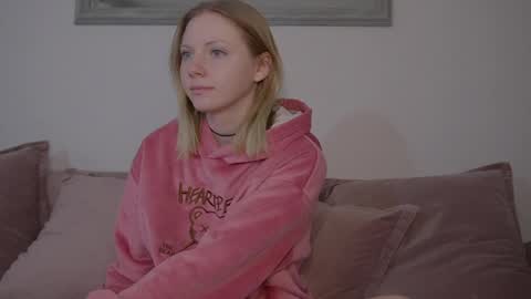 Snapshot of _penisflytrap_ chatting on May 1, 8:19 am Viktoria online show from May 1, 8:19 am