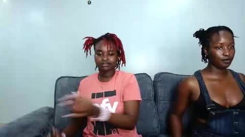 Snapshot of _prettyred chatting on October 12, 10:20 pm _prettyred online show from October 12, 10:20 pm