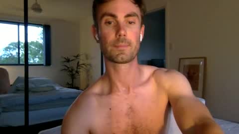 Snapshot of _r3ve_ chatting on December 14, 8:41 am _r3ve_ online show from December 14, 8:41 am