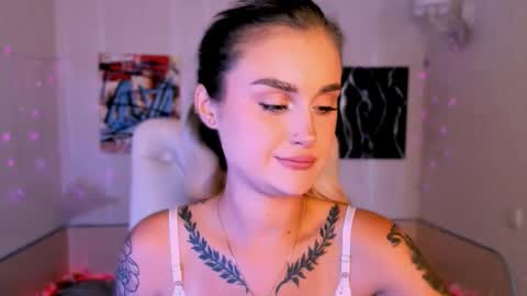 Snapshot of _ravena chatting on October 10, 10:25 am _ravena online show from October 10, 10:25 am