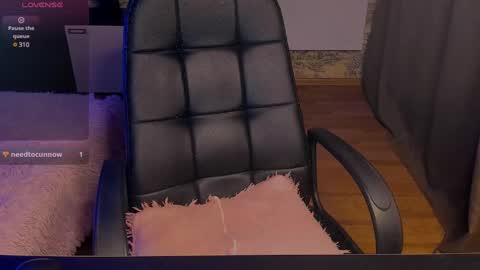 Snapshot of _red__fox__ chatting on December 4, 10:30 pm _red__fox__ online show from December 4, 10:30 pm