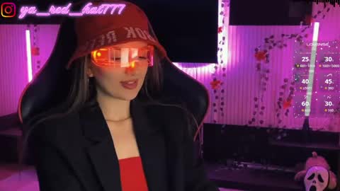 Snapshot of _red_hat_7 chatting on April 18, 7:07 pm -RED HAT- online show from April 18, 7:07 pm