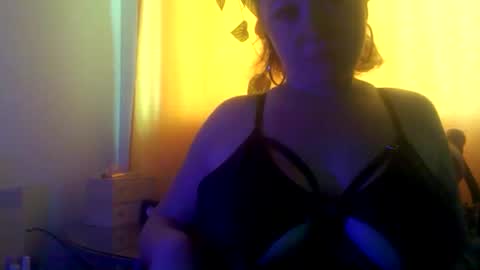 Snapshot of _redgold chatting on March 31, 5:24 pm REDGOLD BABY online show from March 31, 5:24 pm
