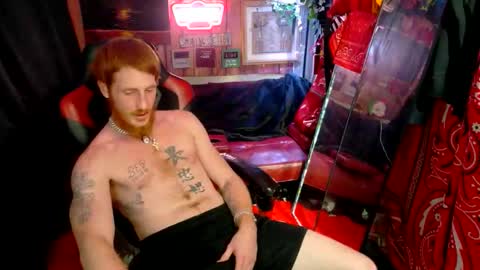 Snapshot of _redxxx chatting on June 8, 9:20 am REDxxx online show from June 8, 9:20 am
