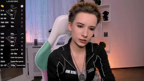 Snapshot of _rein_ramm chatting on May 7, 2:33 pm Rein online show from May 7, 2:33 pm