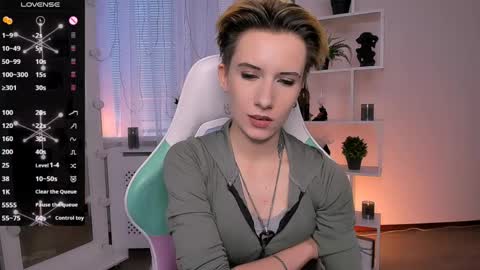Snapshot of _rein_ramm chatting on May 8, 3:17 pm Rein online show from May 8, 3:17 pm