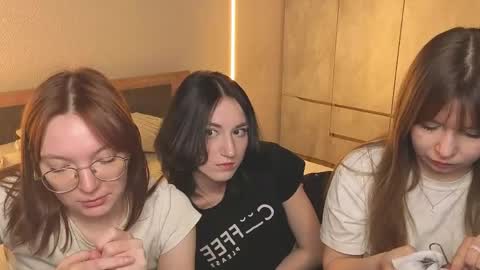 LISSAPVT IS OPEN online show from March 26, 3:39 pm